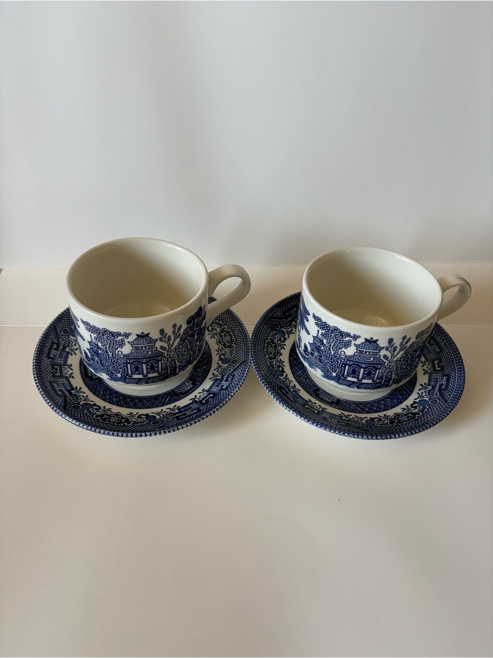 VTG Blue Willow Porcelain Tea Cup and Saucer Set - Blue and White (2 sets)